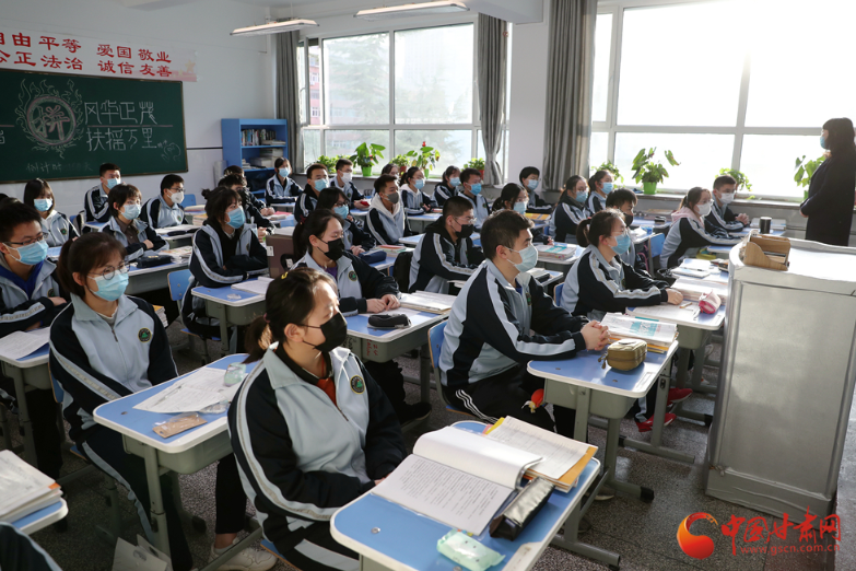 【堅(jiān)持兩手抓 奪取雙勝利】隴原春暖 學(xué)子歸來(lái)——甘肅省各地部分學(xué)校復(fù)課見聞
