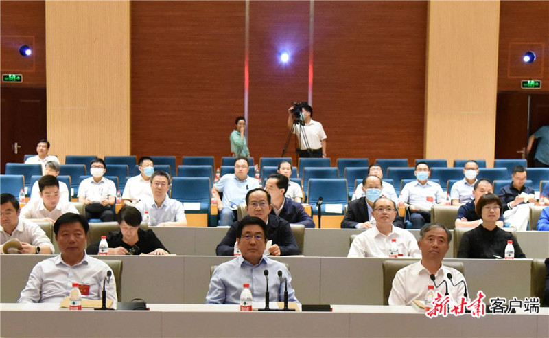 甘肅省深度貧困地區(qū)脫貧攻堅(jiān)現(xiàn)場(chǎng)推進(jìn)會(huì)召開(kāi) 林鐸唐仁健陳志剛李忠講話(huà) 孫偉主持