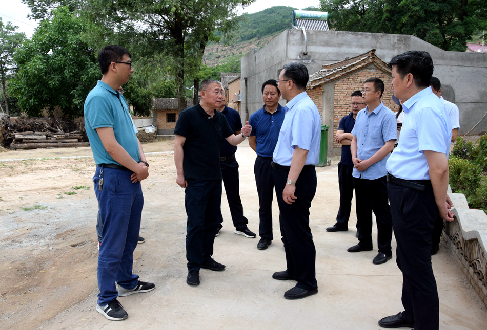 王銳深入麥積區(qū)、甘谷縣掛牌督戰(zhàn)村調(diào)研指導脫貧攻堅工作