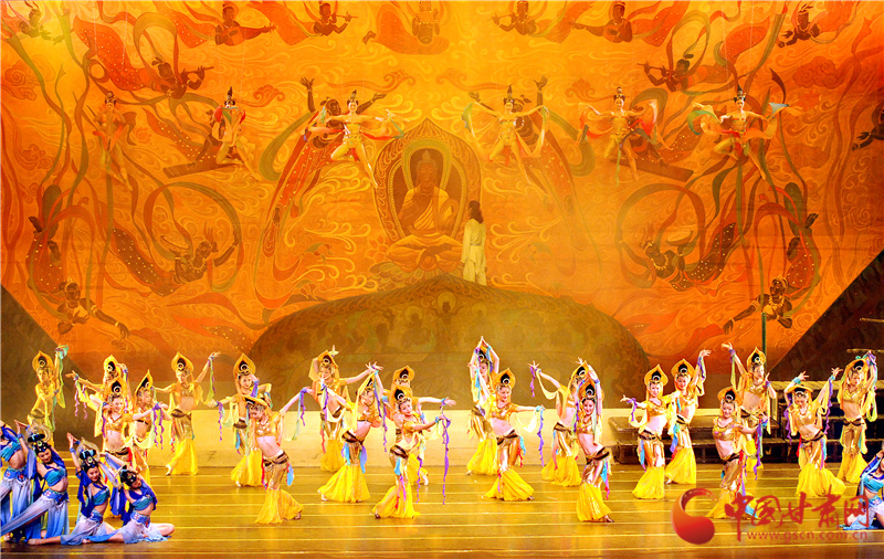 8月8日晚，《絲路花雨》《大夢敦煌》首次同臺亮相蘭州