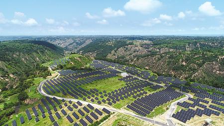 【走向我們的小康生活·滄桑巨變 飲水思源 全省58個貧困縣脫貧攻堅(jiān)成就巡禮】打好攻堅(jiān)戰(zhàn) 闊步邁小康——合水縣脫貧攻堅(jiān)工作綜述