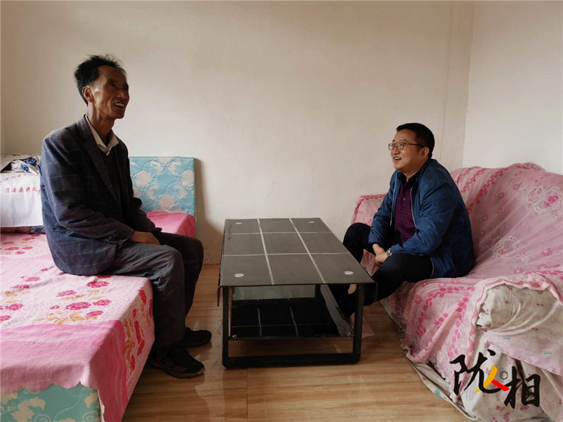 【隴人相】以扶貧為己任 把村民當(dāng)親人——記元古堆村黨支部第一書記、駐村幫扶工作隊隊長陳元兵