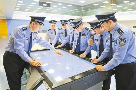 致敬！人民警察