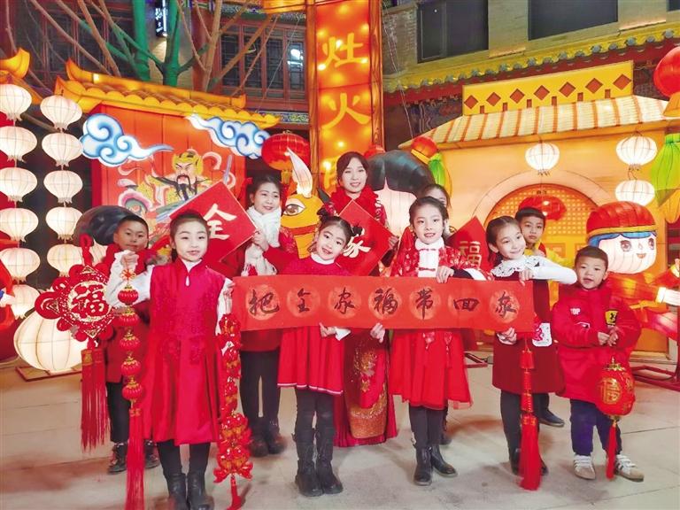 中共蘭州市委宣傳部出品 原創(chuàng)音樂(lè)電視《全家?！?向全市人民拜年！