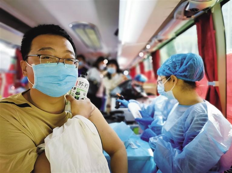 蘭州市新冠疫苗接種工作順利推進 單日疫苗接種量達(dá)16萬余劑