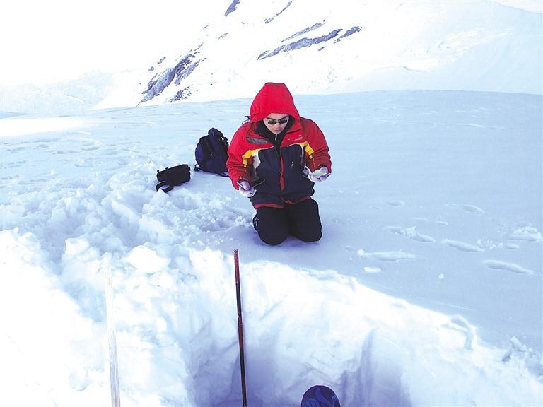 中科院西北研究院研究員李宗?。浩钸B山上的“守望者”