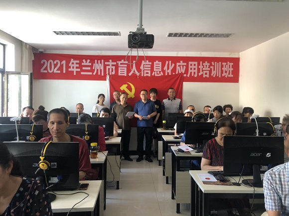 維權(quán)處黨支部開展“法律宣傳進(jìn)學(xué)?！敝驹刚叻?wù)活動(dòng)