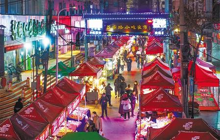 蘭州市城關(guān)區(qū)正寧路小吃夜市、南關(guān)民族風(fēng)味一條街恢復(fù)營(yíng)業(yè)
