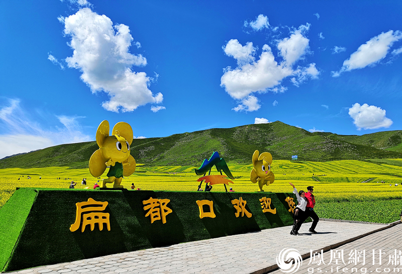 河西走廊張掖扁都口，古絲綢之路要道。王振武 攝