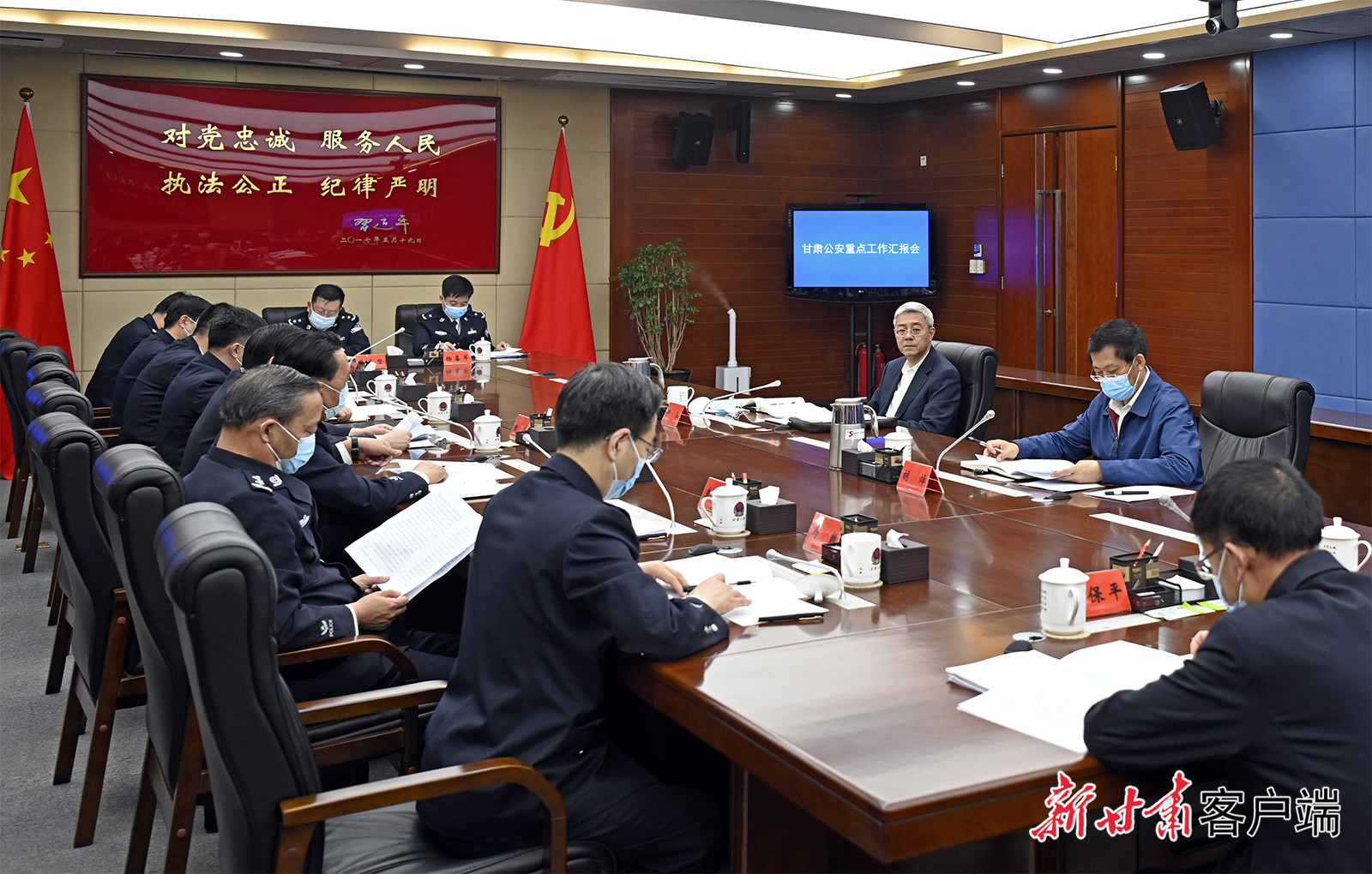 【甘快看】尹弘在甘肅省公安廳調(diào)研時強調(diào)：堅持政治建警鍛造公安鐵軍，全力以赴防風(fēng)險保安全護穩(wěn)定