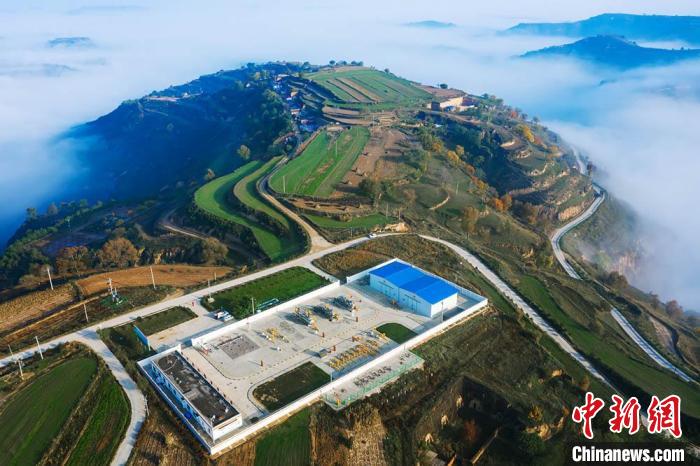 圖為中石油長(zhǎng)慶油田慶陽(yáng)天然氣開發(fā)場(chǎng)站。(資料圖) 慶陽(yáng)市委宣傳部供圖