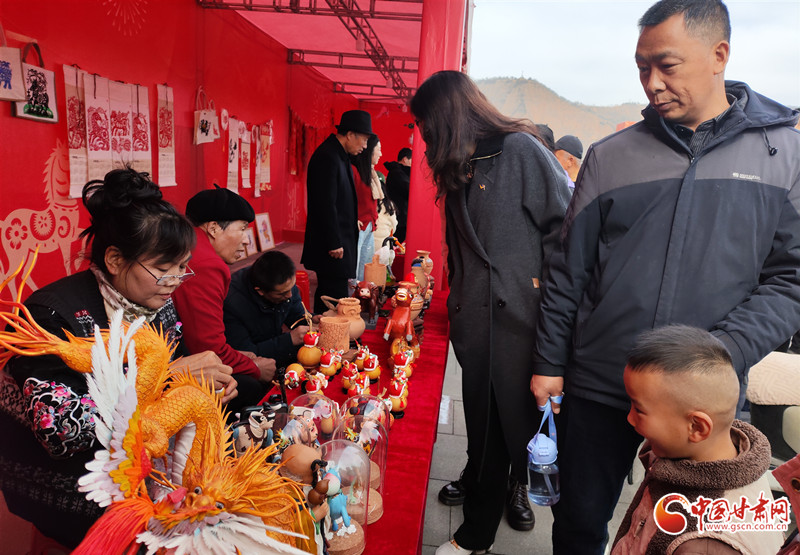 國潮賀新春 崆峒年貨集點燃新春煙火氣