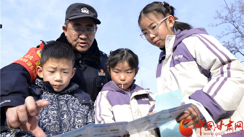 新春走基層|鐵警老張的第三十個(gè)春運(yùn)